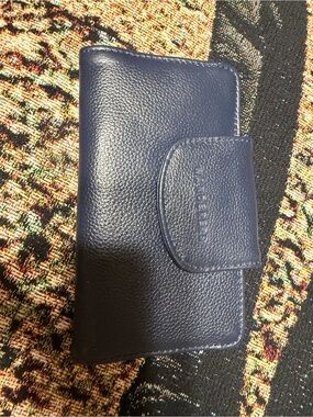 Navy Leather Bi-Fold Wallet - wanderers travel co